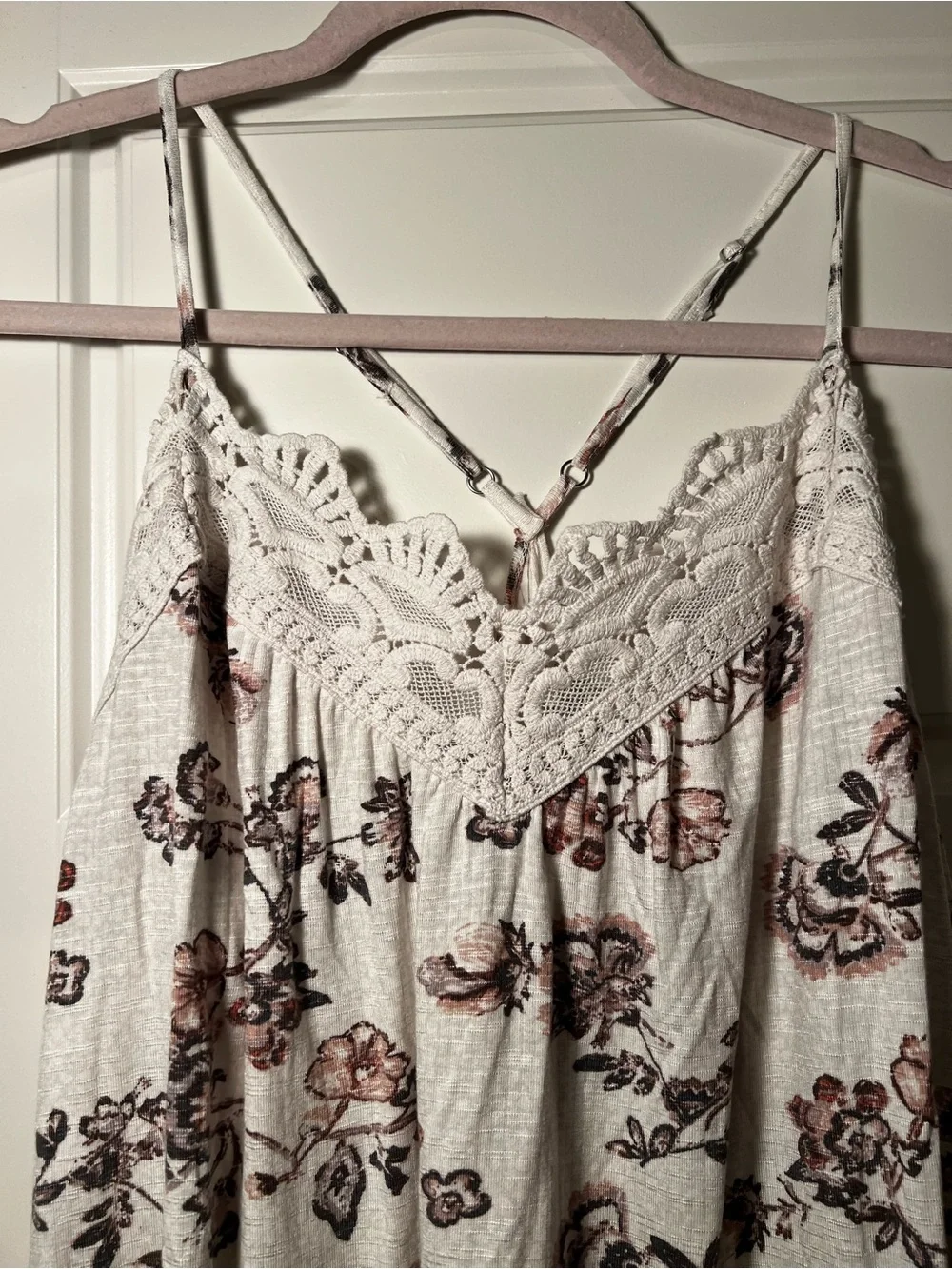 NEW Maurices Women’s Boho Bohemian Floral Lace Crochet-Trim Cami swing top large